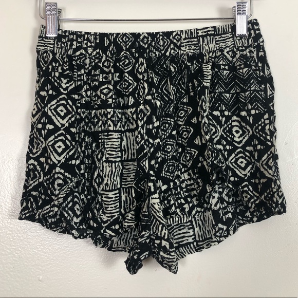 Papaya Pants - ✨Papaya Black & White Shorts✨